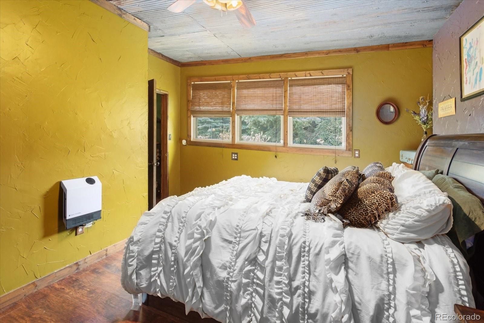 Howard, Colorado, 81233, United States, 4 Bedrooms Bedrooms, ,1 BathroomBathrooms,Residential,For Sale,1900759