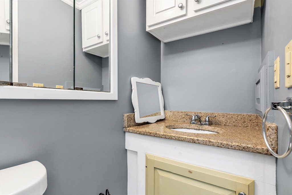 Haverhill, Massachusetts, 01830, United States, 5 Bedrooms Bedrooms, ,3 BathroomsBathrooms,Residential,For Sale,1990407