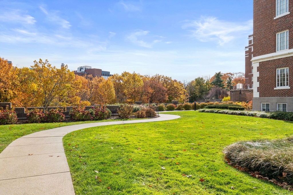 Brookline, Massachusetts, 02446, United States, 3 Bedrooms Bedrooms, ,3 BathroomsBathrooms,Residential,For Sale,1991911