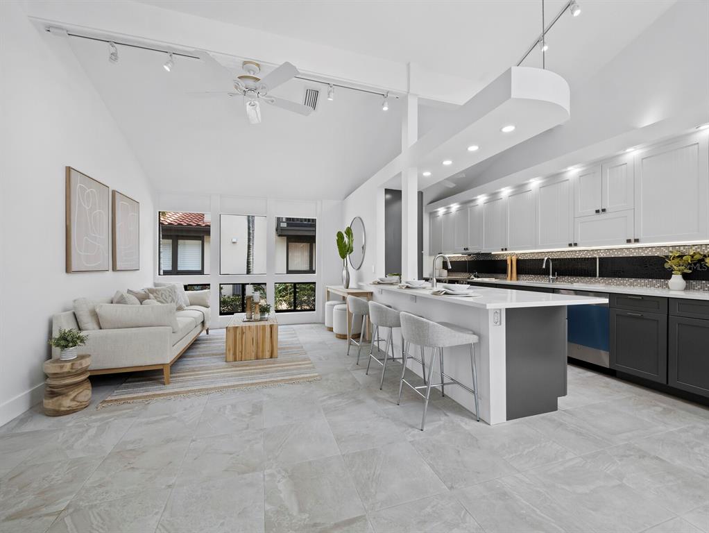 Sarasota, Florida, 34236, United States, 2 Bedrooms Bedrooms, ,2 BathroomsBathrooms,Residential,For Sale,1804135