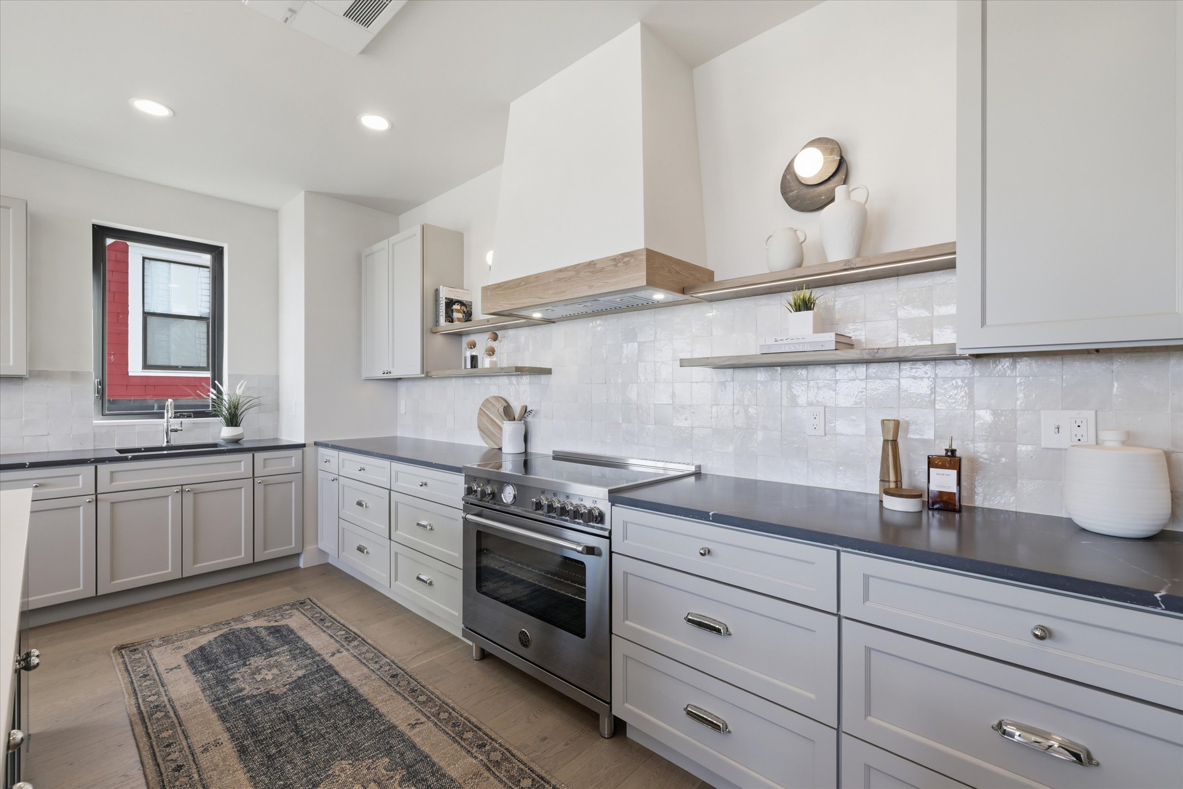  909 32nd Ave S Unit #A, Seattle, WA 98144 - 物件實景