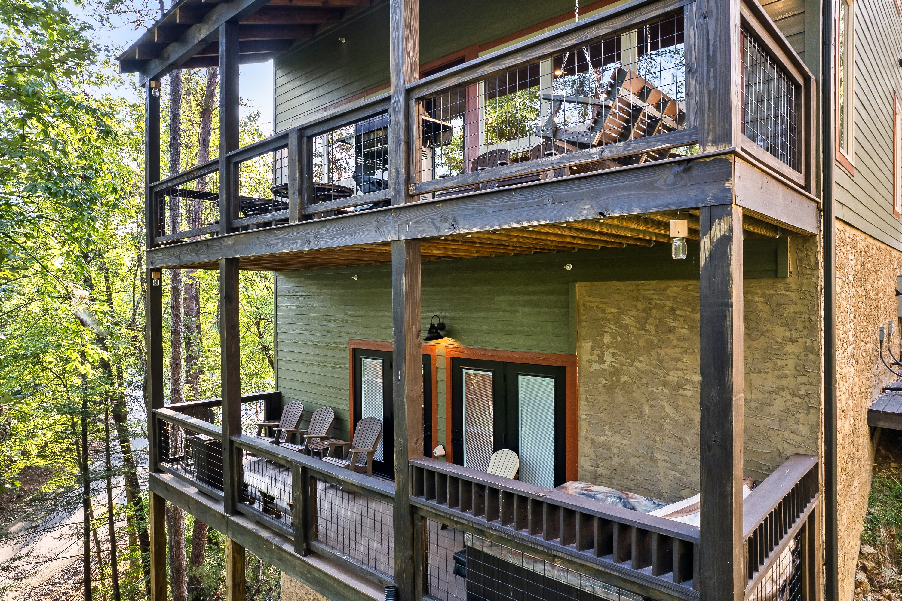 Pigeon Forge, Tennessee, 37862, United States, 4 Bedrooms Bedrooms, ,6 BathroomsBathrooms,Residential,For Sale,1921550