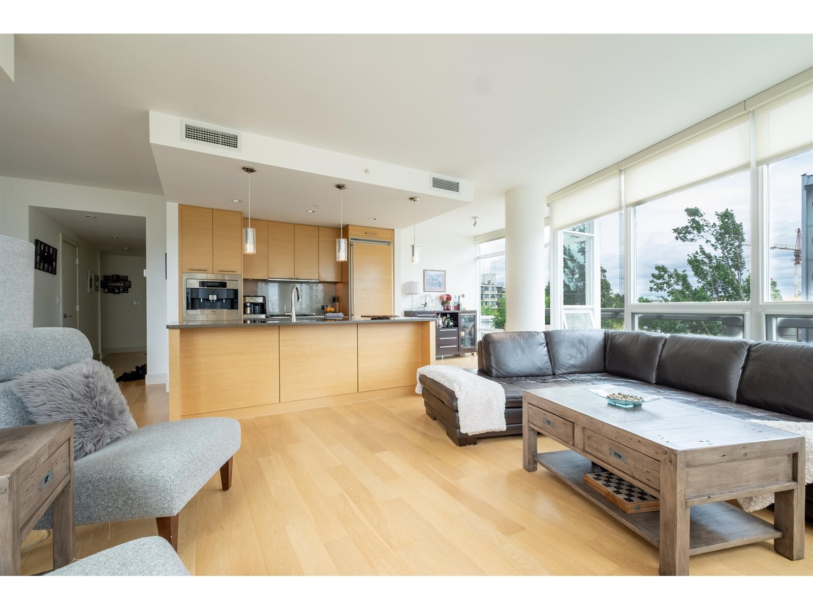 WHITE ROCK, British Columbia, V4B 0A2, CA, 2 Bedrooms Bedrooms, ,2 BathroomsBathrooms,Residential,For Sale,1947534