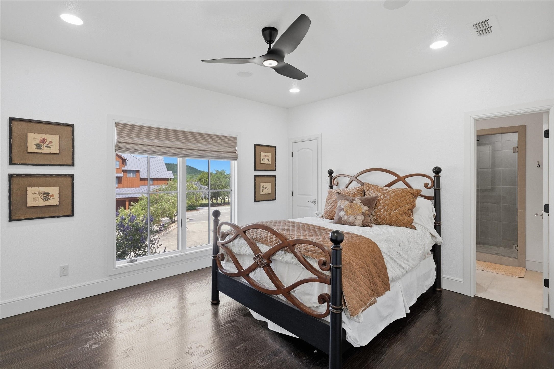 Graford, Texas, 76449, United States, 4 Bedrooms Bedrooms, ,5 BathroomsBathrooms,Residential,For Sale,2048320