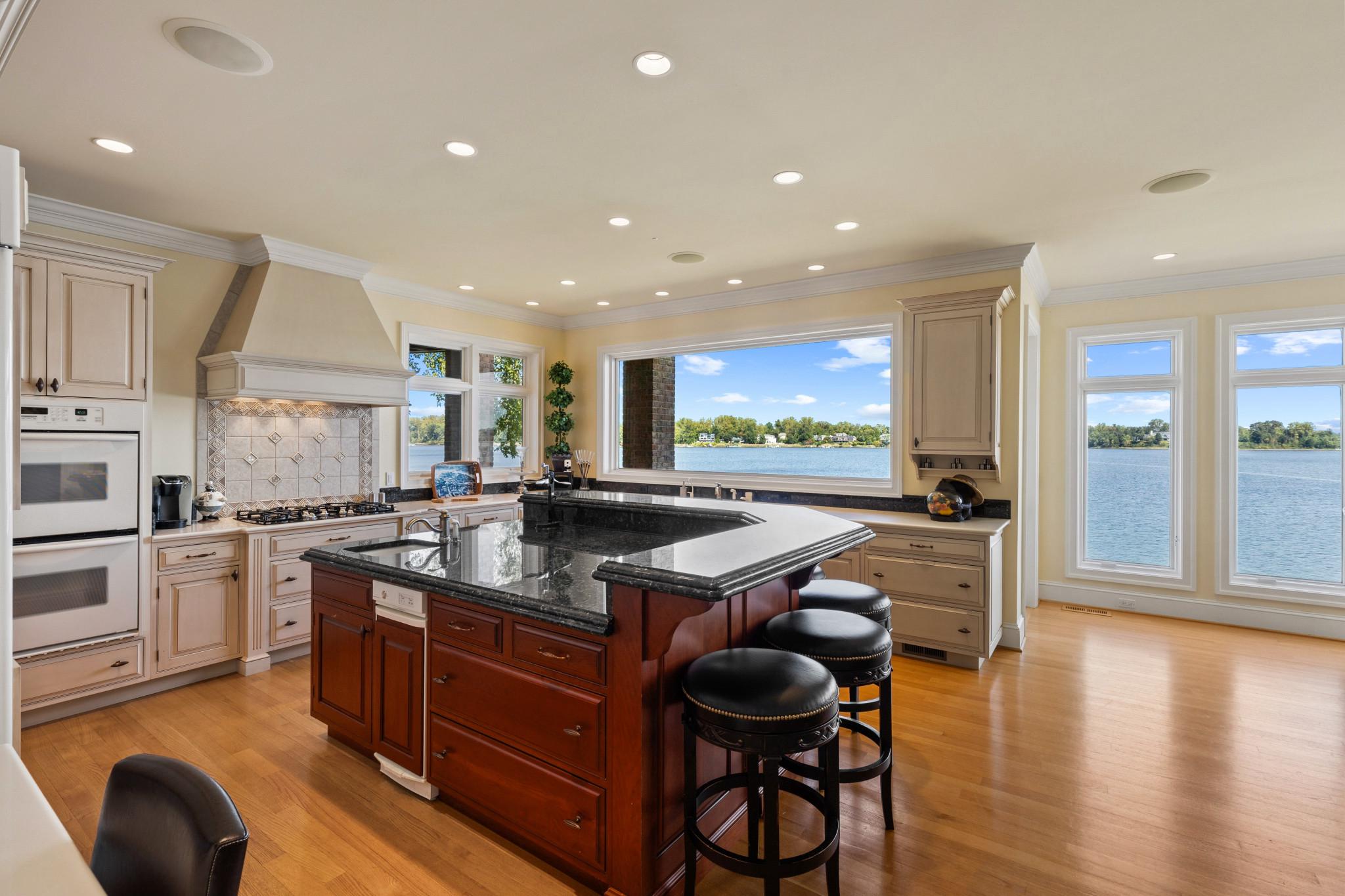  720 South River Landing Road, Edgewater, MD, 21037 - 物件實景