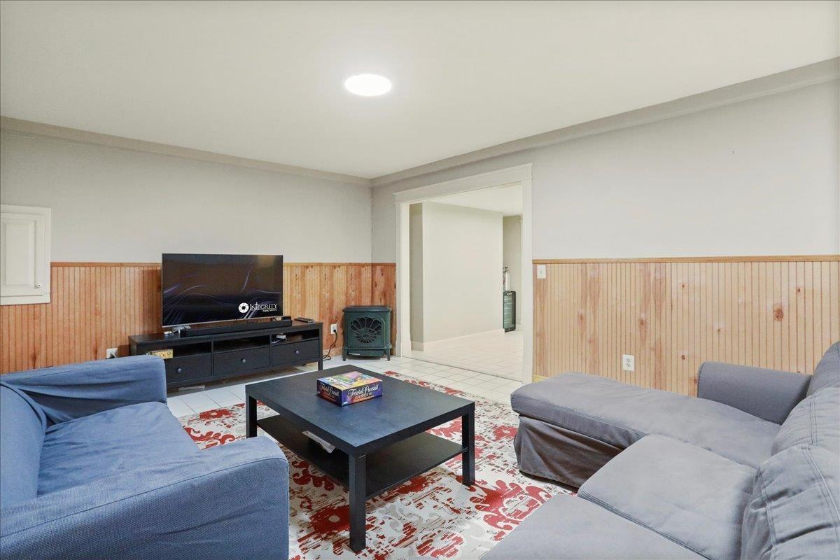 Mcgaheysville, Virginia, 22840, United States, 4 Bedrooms Bedrooms, ,4 BathroomsBathrooms,Residential,For Sale,1877155