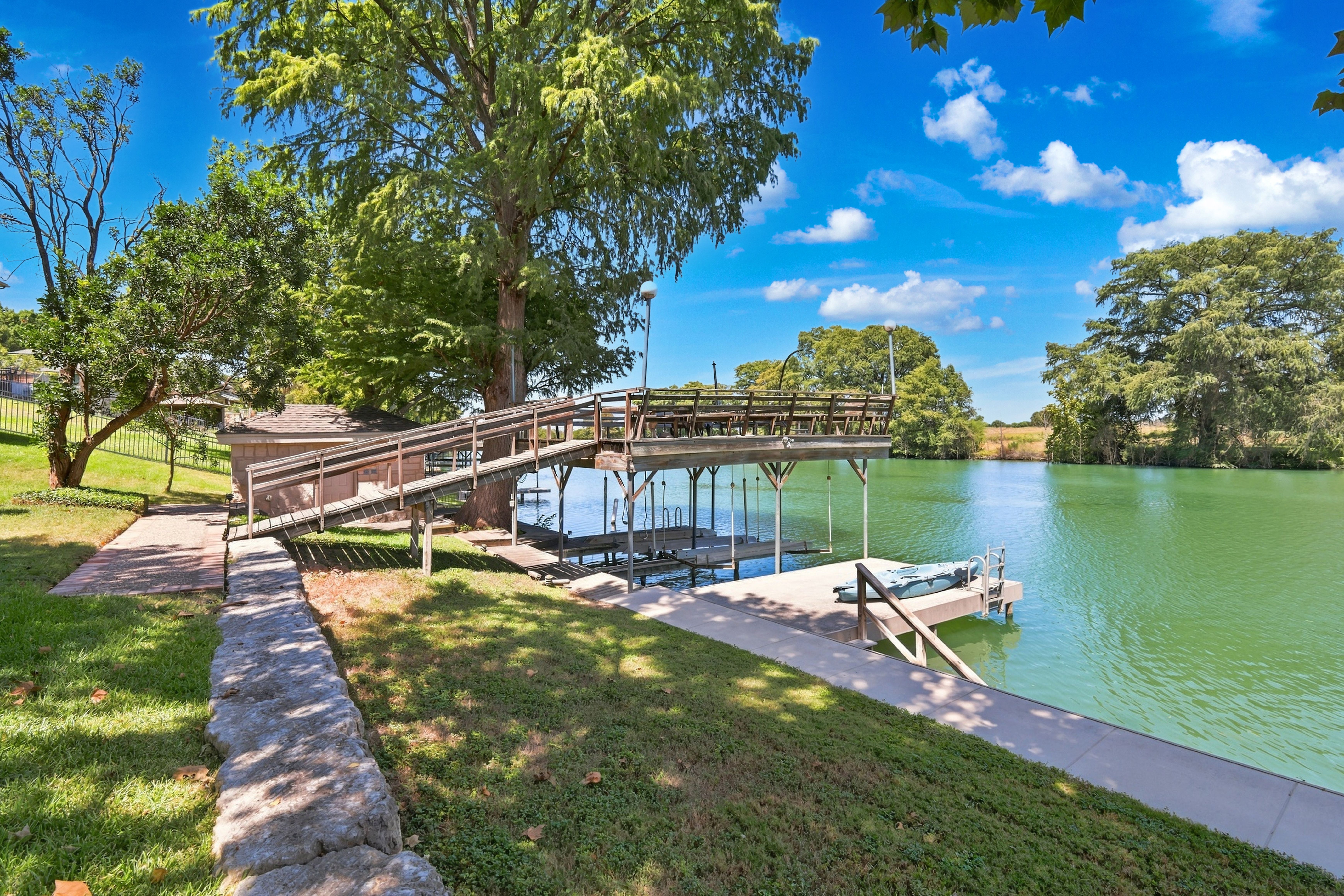  Your Front Row Seat to Lake Dunlap - 物件實景