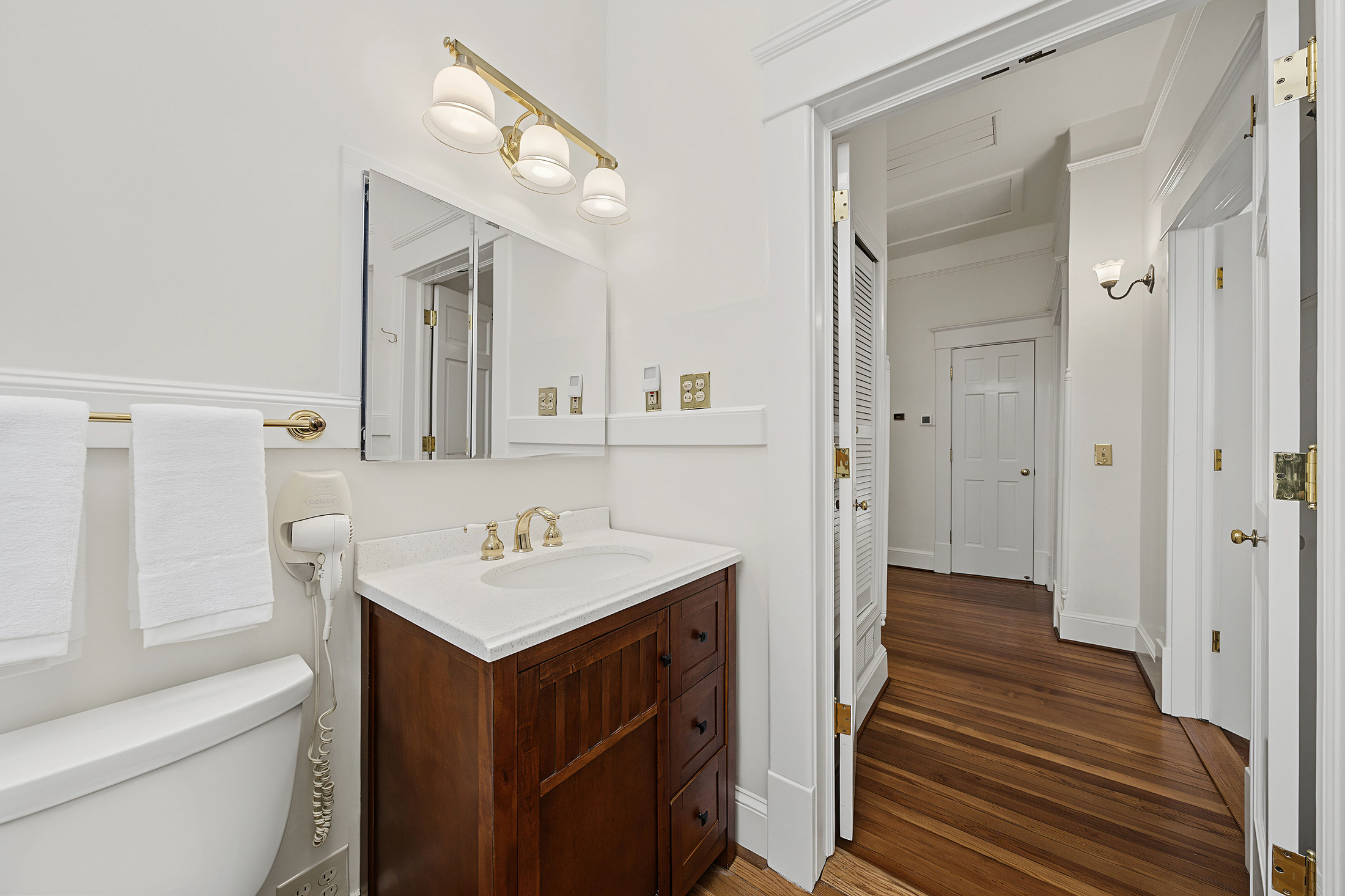  Enchanting 1920s Craftsman in an Ideal Virginia Highlands Location - 物件實景