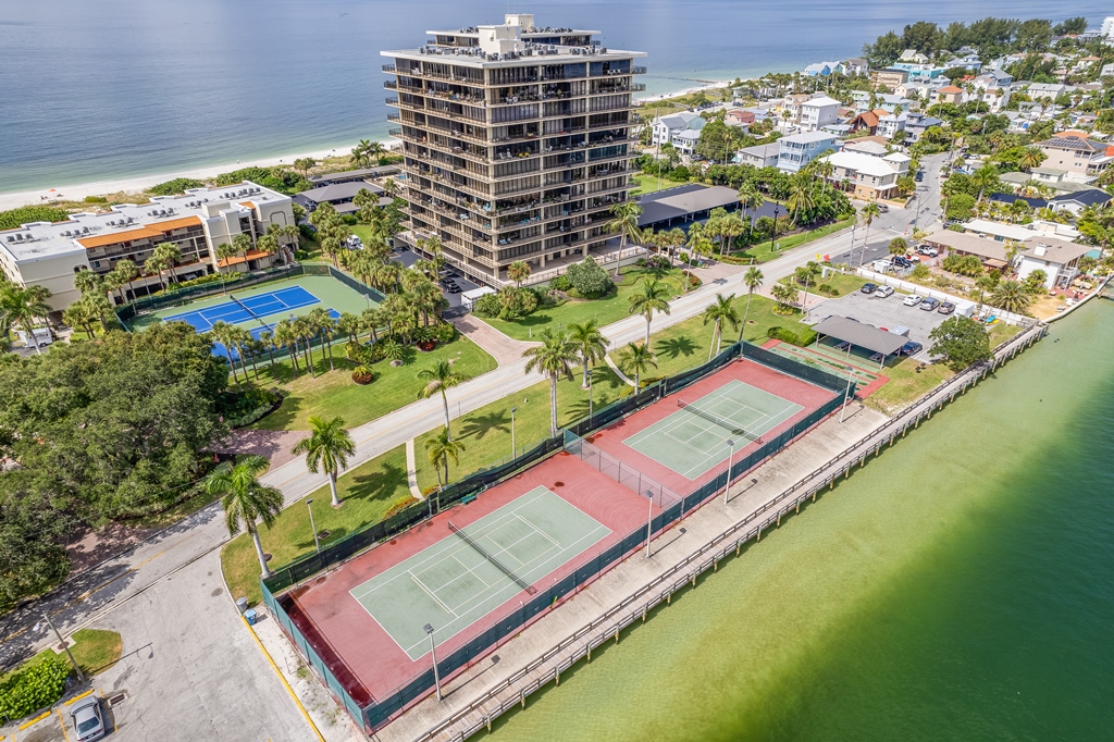 Treasure Island, Florida, 33706, United States, 2 Bedrooms Bedrooms, ,4 BathroomsBathrooms,Residential,For Sale,1830470