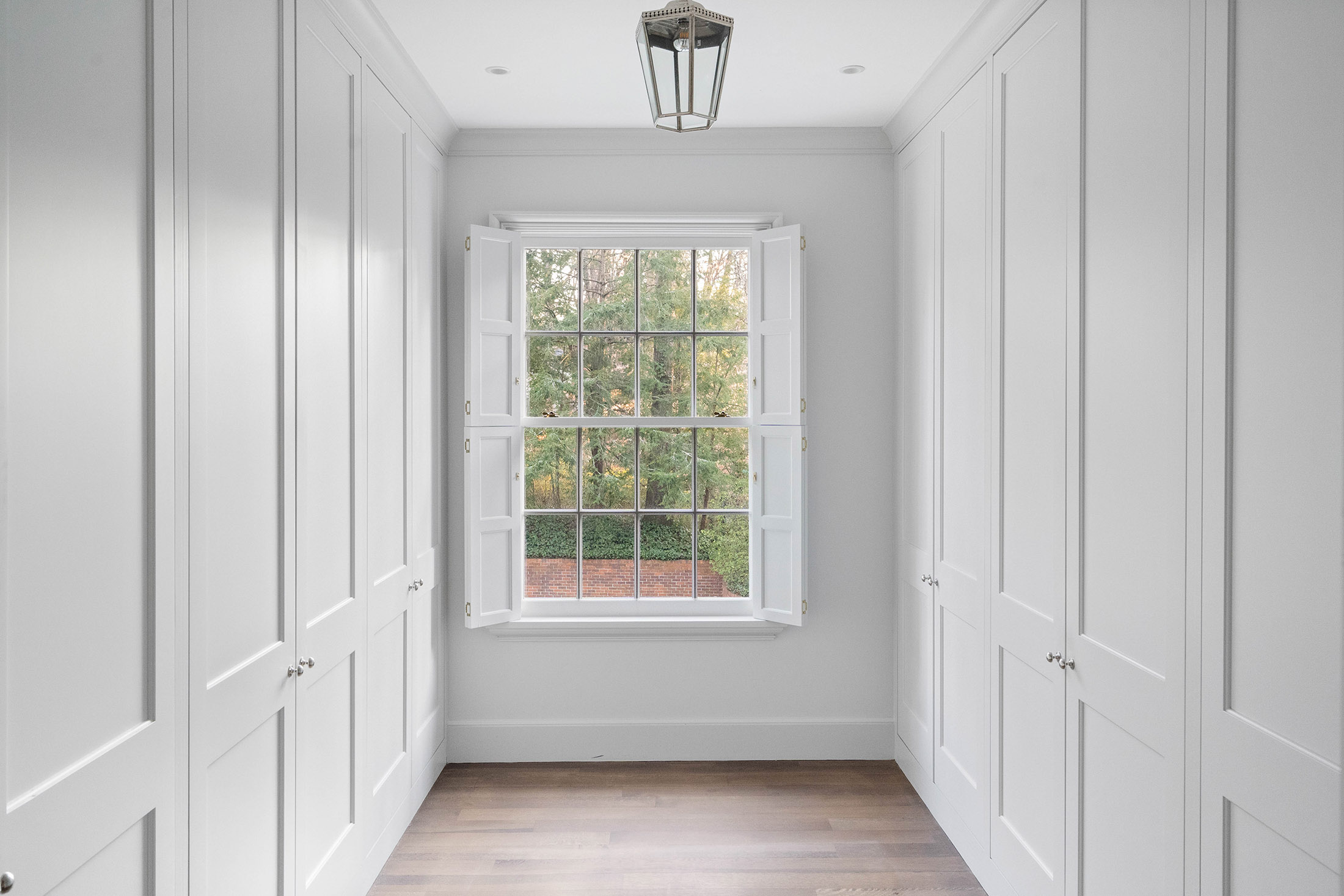  Timeless Architecture and Modern Livability Converge in Tuxedo Park Home - 物件實景