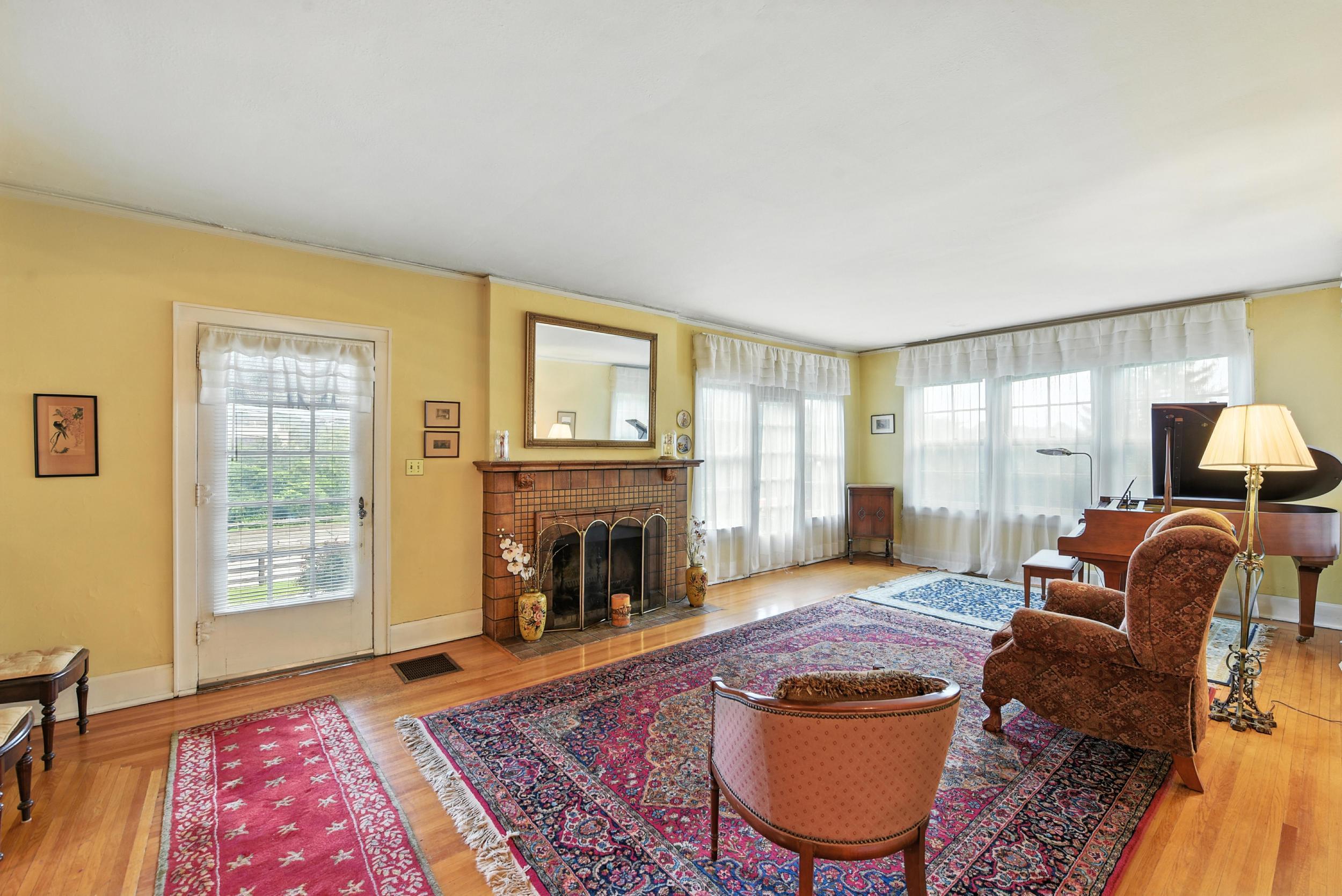 Fort Mitchell, Kentucky, 41017, United States, 3 Bedrooms Bedrooms, ,3 BathroomsBathrooms,Residential,For Sale,1901378