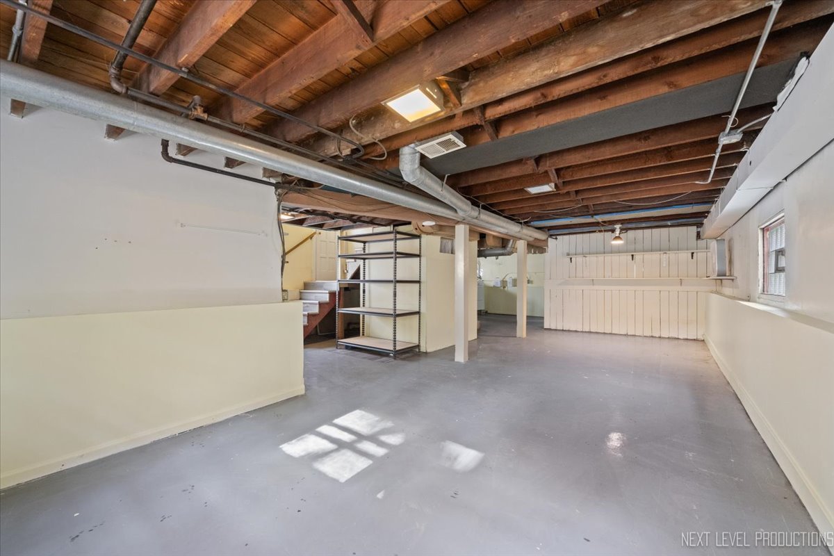 Riverside, Illinois, 60546, United States, 3 Bedrooms Bedrooms, ,3 BathroomsBathrooms,Residential,For Sale,1988558