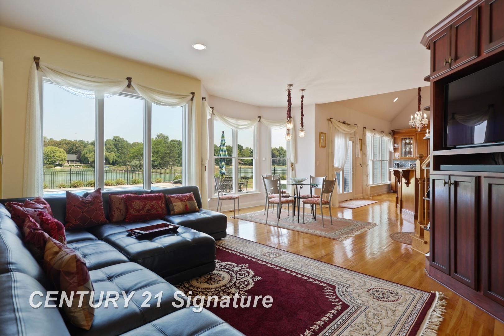 Saginaw, Michigan, 48609, United States, 4 Bedrooms Bedrooms, ,7 BathroomsBathrooms,Residential,For Sale,1980528