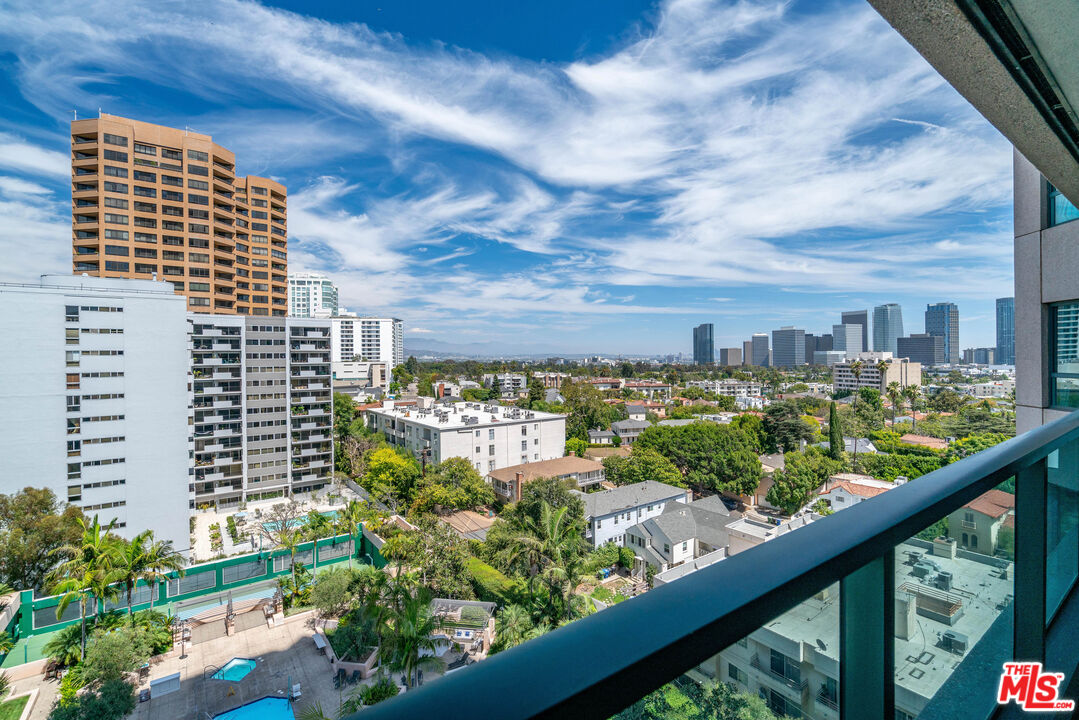 Los Angeles, California, 90024, United States, 2 Bedrooms Bedrooms, ,3 BathroomsBathrooms,Residential,For Sale,1932813