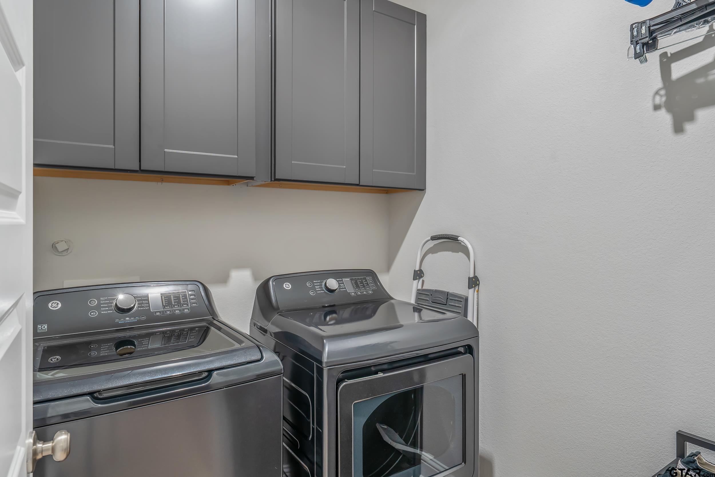 Canton, Texas, 75103, United States, 4 Bedrooms Bedrooms, ,4 BathroomsBathrooms,Residential,For Sale,1999684