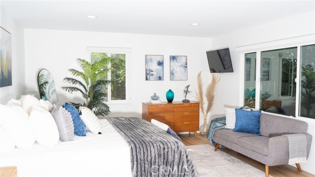 Los Angeles, California, 90027, United States, 3 Bedrooms Bedrooms, ,3 BathroomsBathrooms,Residential,For Sale,1980837