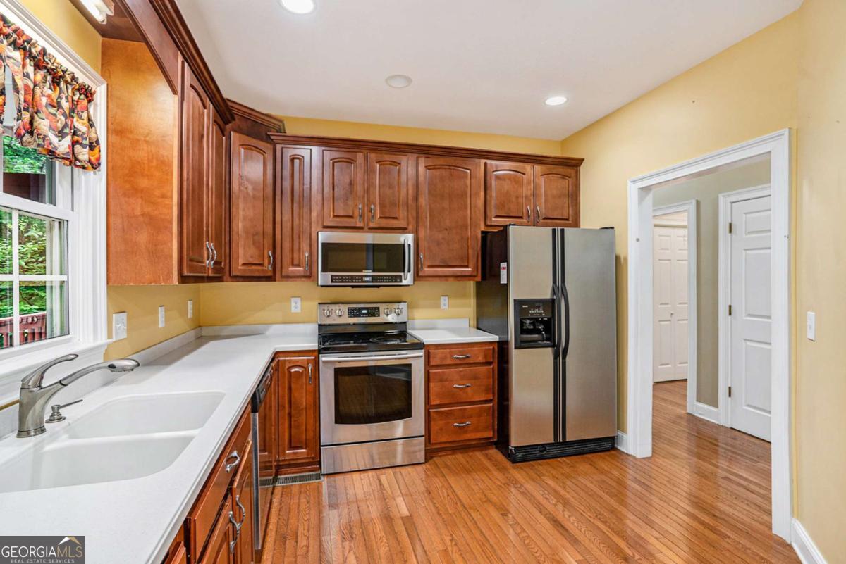 Ellijay, Georgia, 30536, United States, 5 Bedrooms Bedrooms, ,5 BathroomsBathrooms,Residential,For Sale,1859119