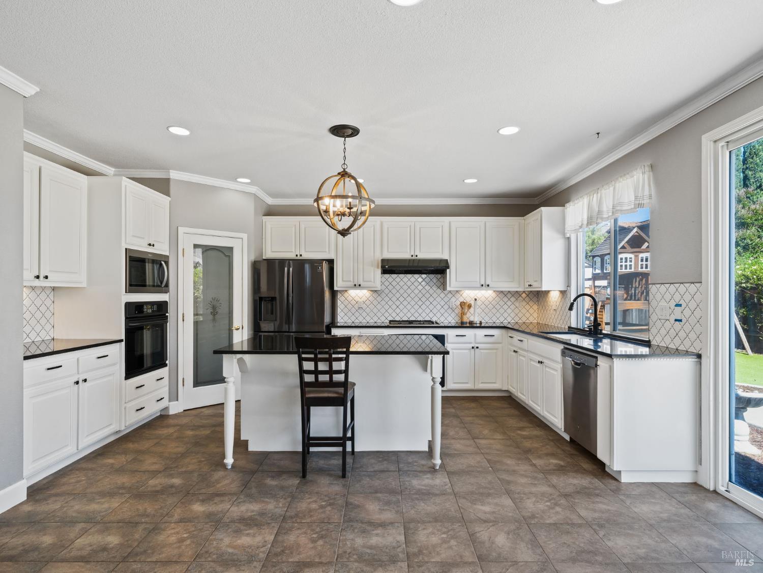 Vacaville, California, 95687, United States, 5 Bedrooms Bedrooms, ,4 BathroomsBathrooms,Residential,For Sale,1828372