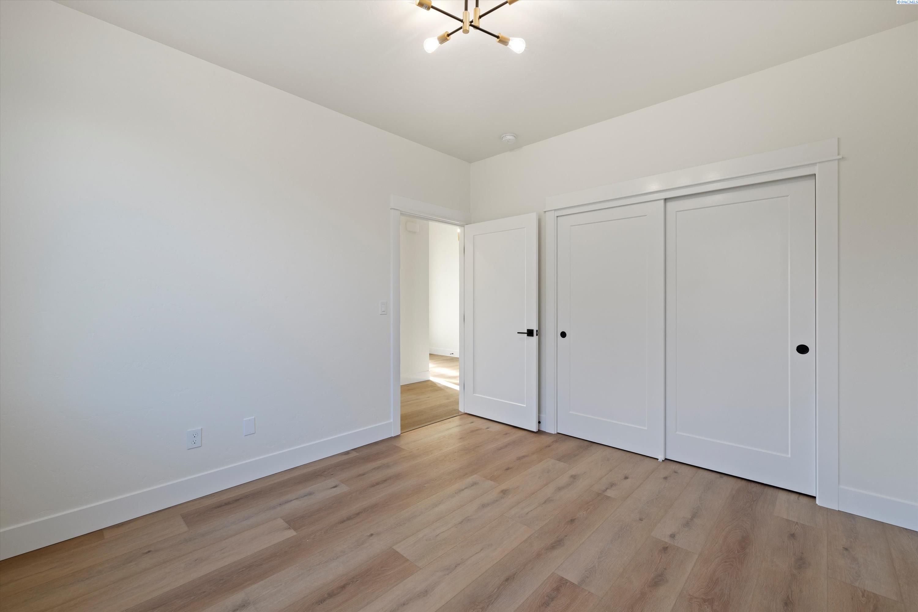 Richland, Washington, 99352, United States, 4 Bedrooms Bedrooms, ,3 BathroomsBathrooms,Residential,For Sale,1996125