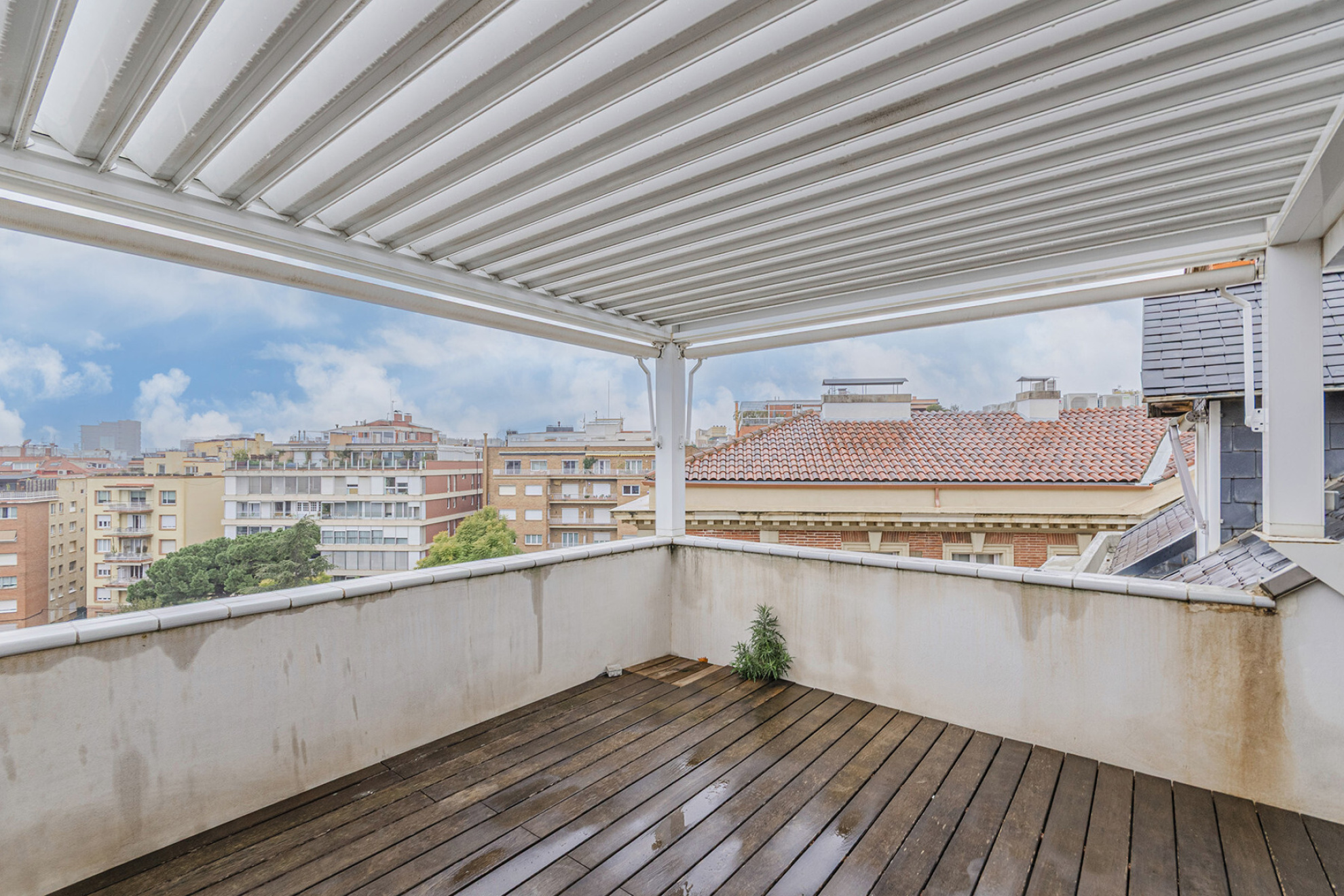 Penthouse to renovate in the prestigious neighborhood of Turó Parc 
