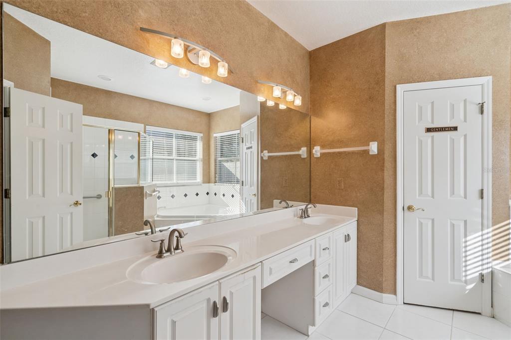 Altamonte Springs, Florida, 32714, United States, 4 Bedrooms Bedrooms, ,4 BathroomsBathrooms,Residential,For Sale,1964766