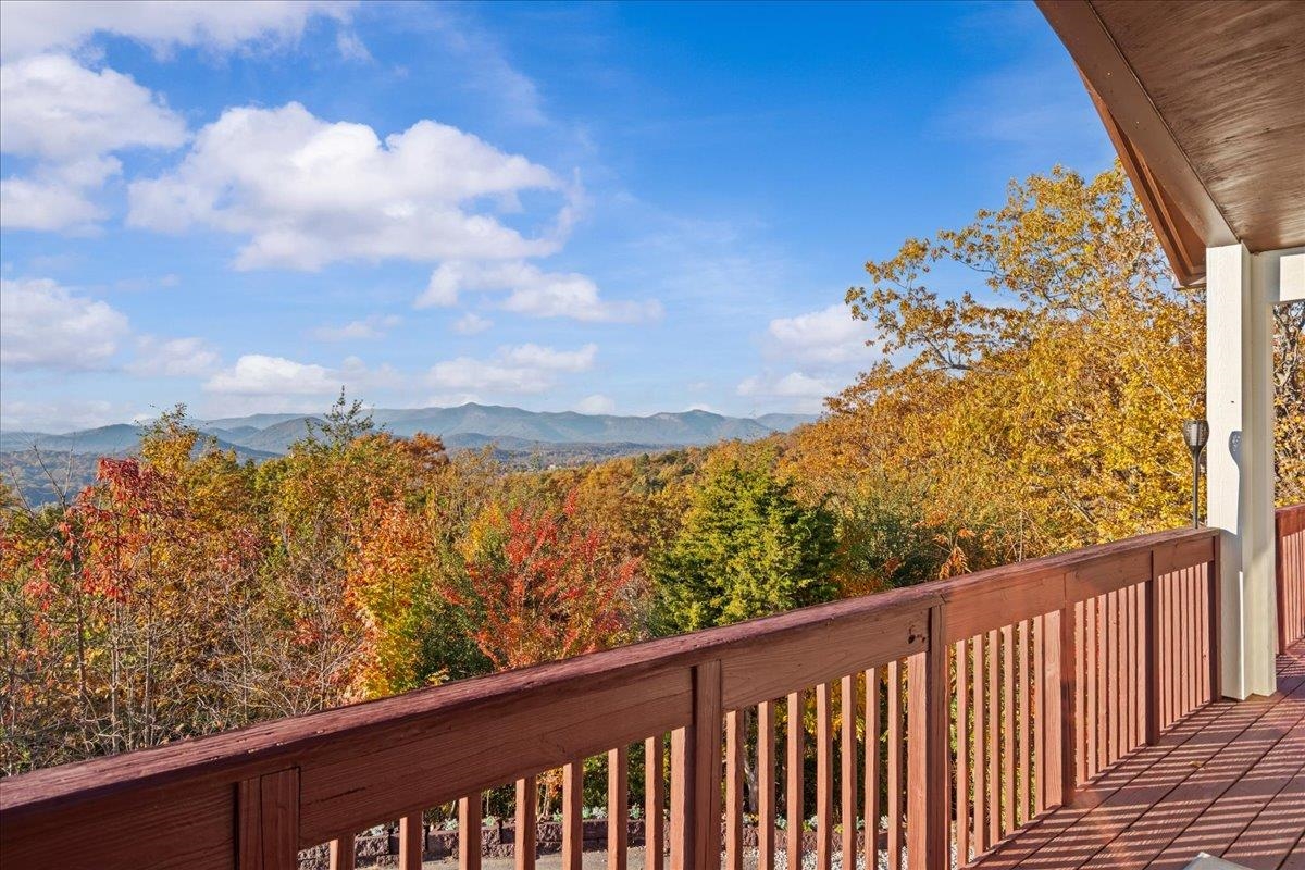 Pickens, South Carolina, 29671, United States, 4 Bedrooms Bedrooms, ,4 BathroomsBathrooms,Residential,For Sale,1988858