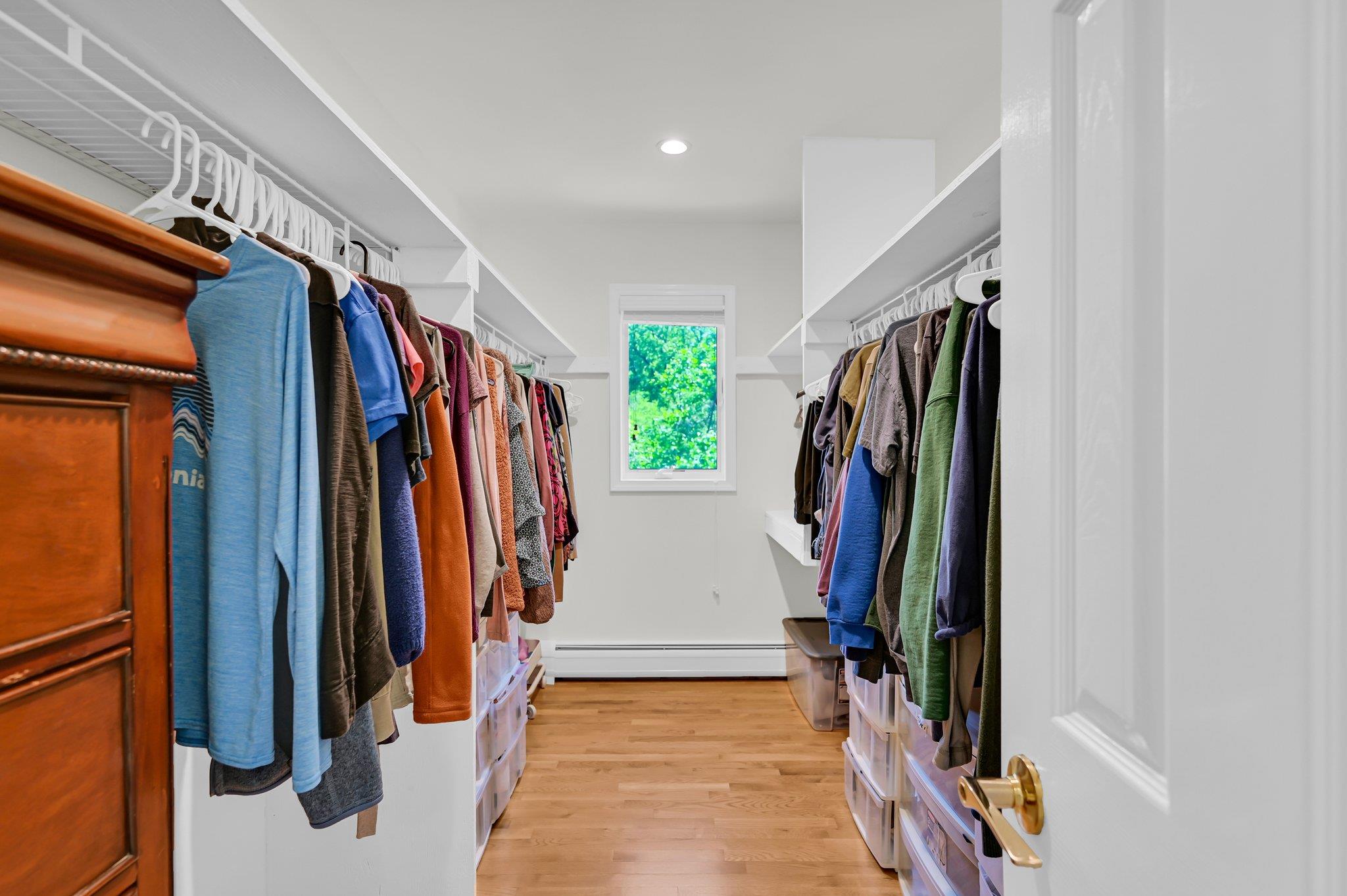New City, New York, 10956, United States, 6 Bedrooms Bedrooms, ,4 BathroomsBathrooms,Residential,For Sale,1830143