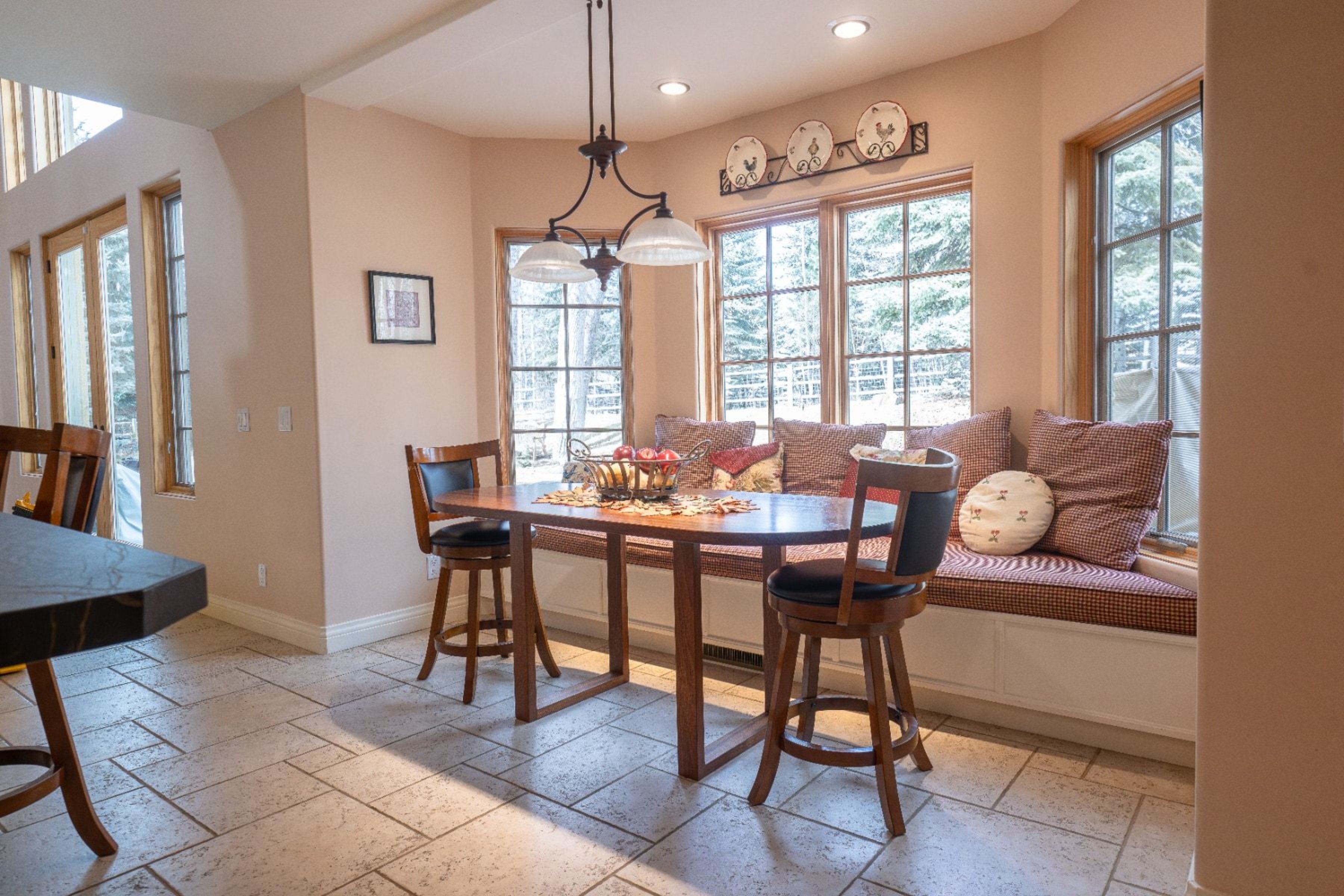 Beautiful Spacious Home, Privacy On 1.29 Acres - 物件實景