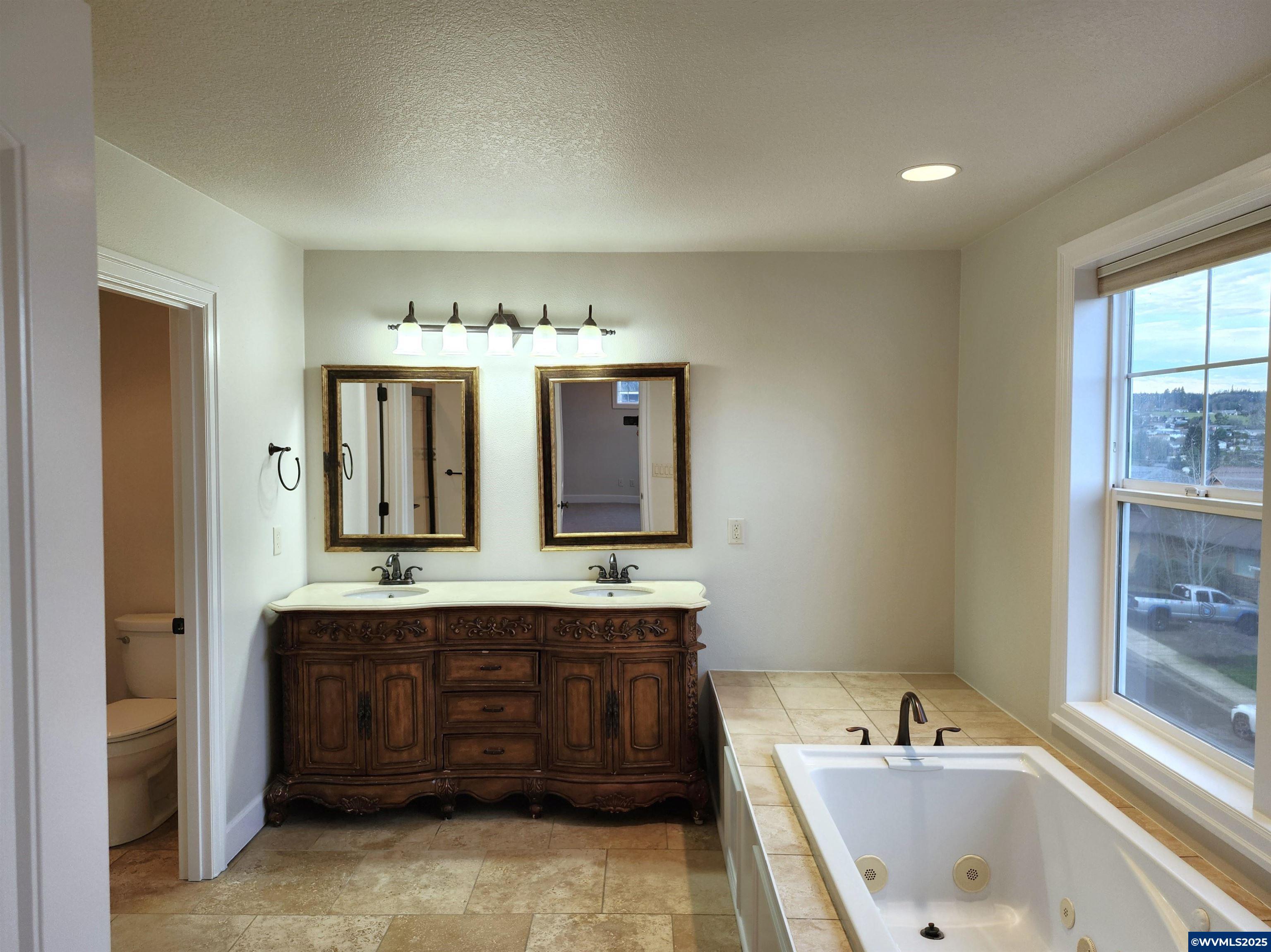 Salem, Oregon, 97304, United States, 4 Bedrooms Bedrooms, ,3 BathroomsBathrooms,Residential,For Sale,1840463