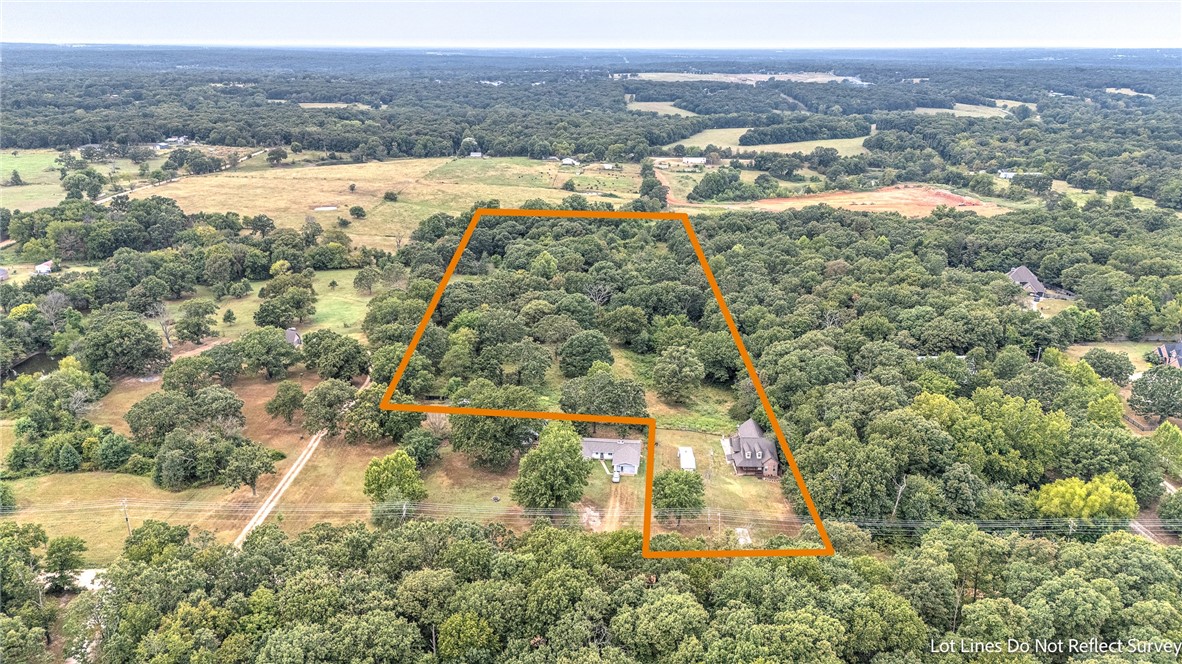 Gravette, Arkansas, 72736, United States, 3 Bedrooms Bedrooms, ,3 BathroomsBathrooms,Residential,For Sale,1933044