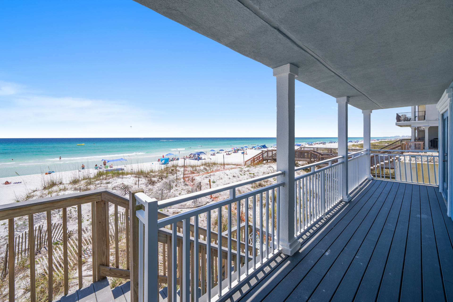  Renovated Gulf-Front Retreat With Three Levels Of Beachside Living - 物件實景