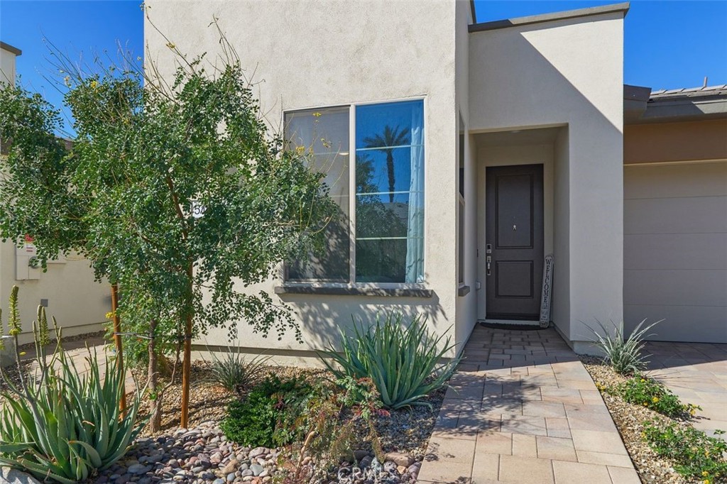 Indio, California, 92201, United States, 2 Bedrooms Bedrooms, ,3 BathroomsBathrooms,Residential,For Sale,1919673