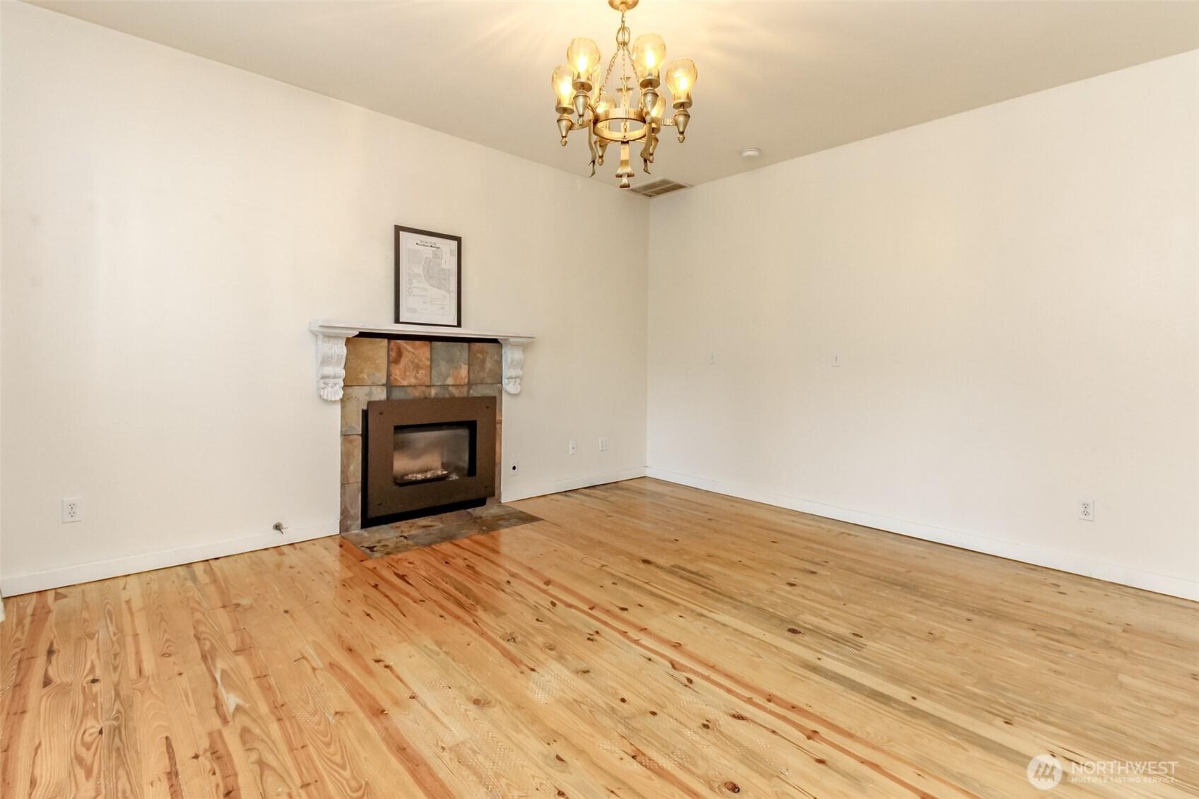TACOMA, Washington, 98422, United States, 4 Bedrooms Bedrooms, ,3 BathroomsBathrooms,Residential,For Sale,1940753