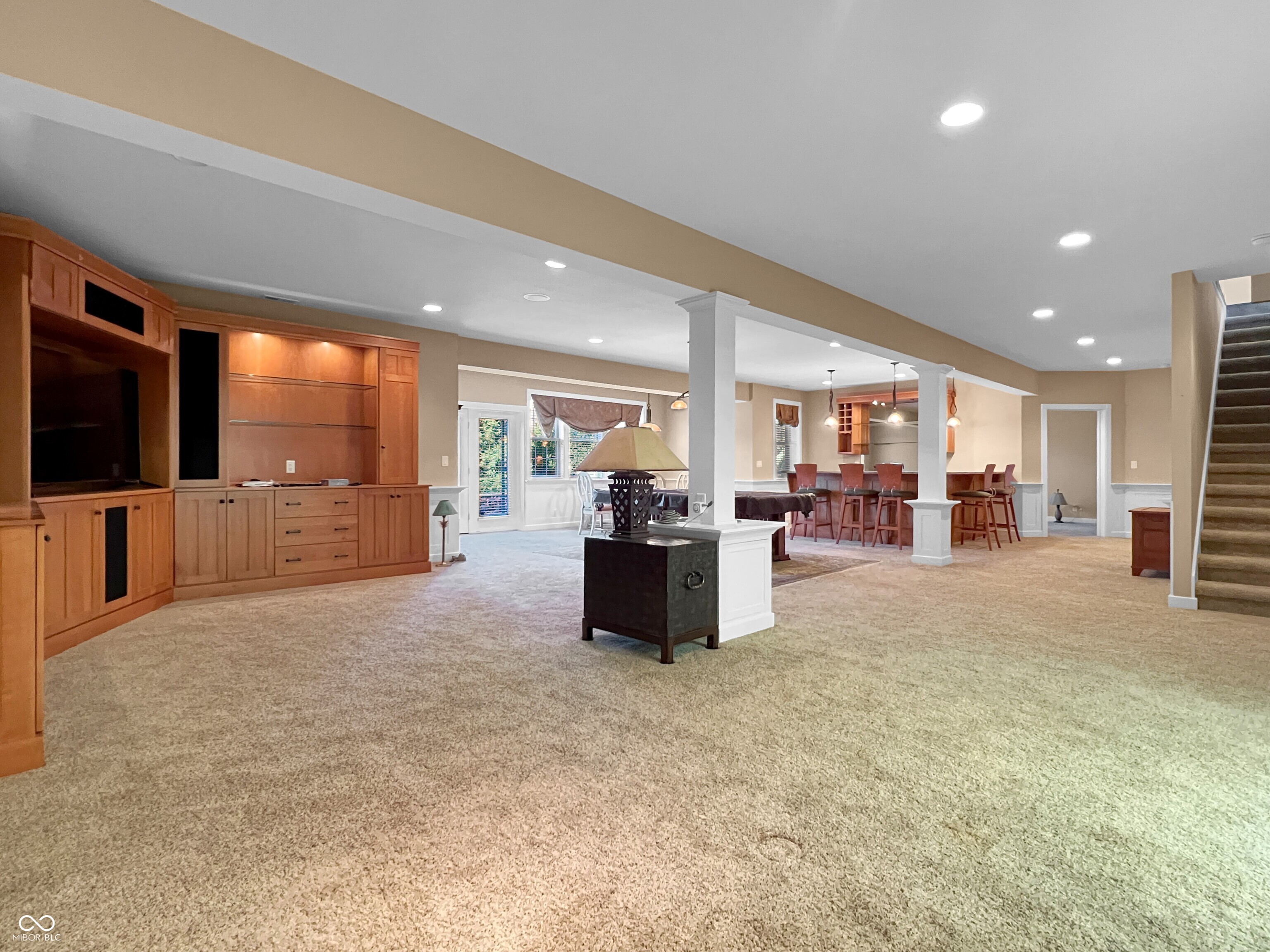 Columbus, Indiana, 47201, United States, 3 Bedrooms Bedrooms, ,3 BathroomsBathrooms,Residential,For Sale,1977125