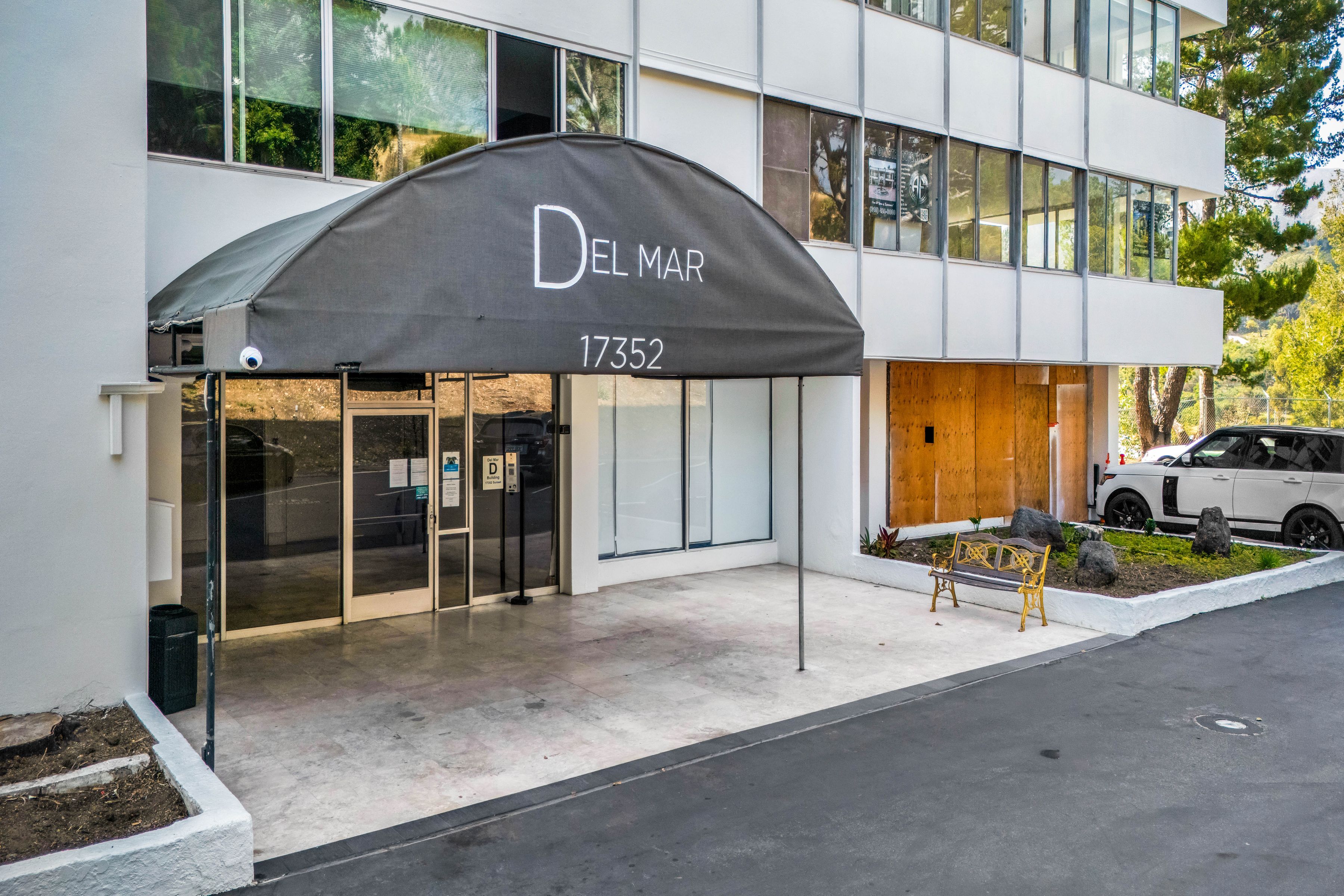  17352 W Sunset Blvd - 物件實景