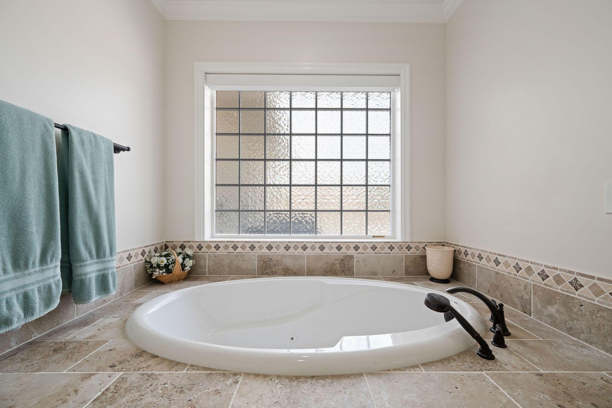 Leeds, Utah, 84746, United States, 5 Bedrooms Bedrooms, ,3 BathroomsBathrooms,Residential,For Sale,1914363