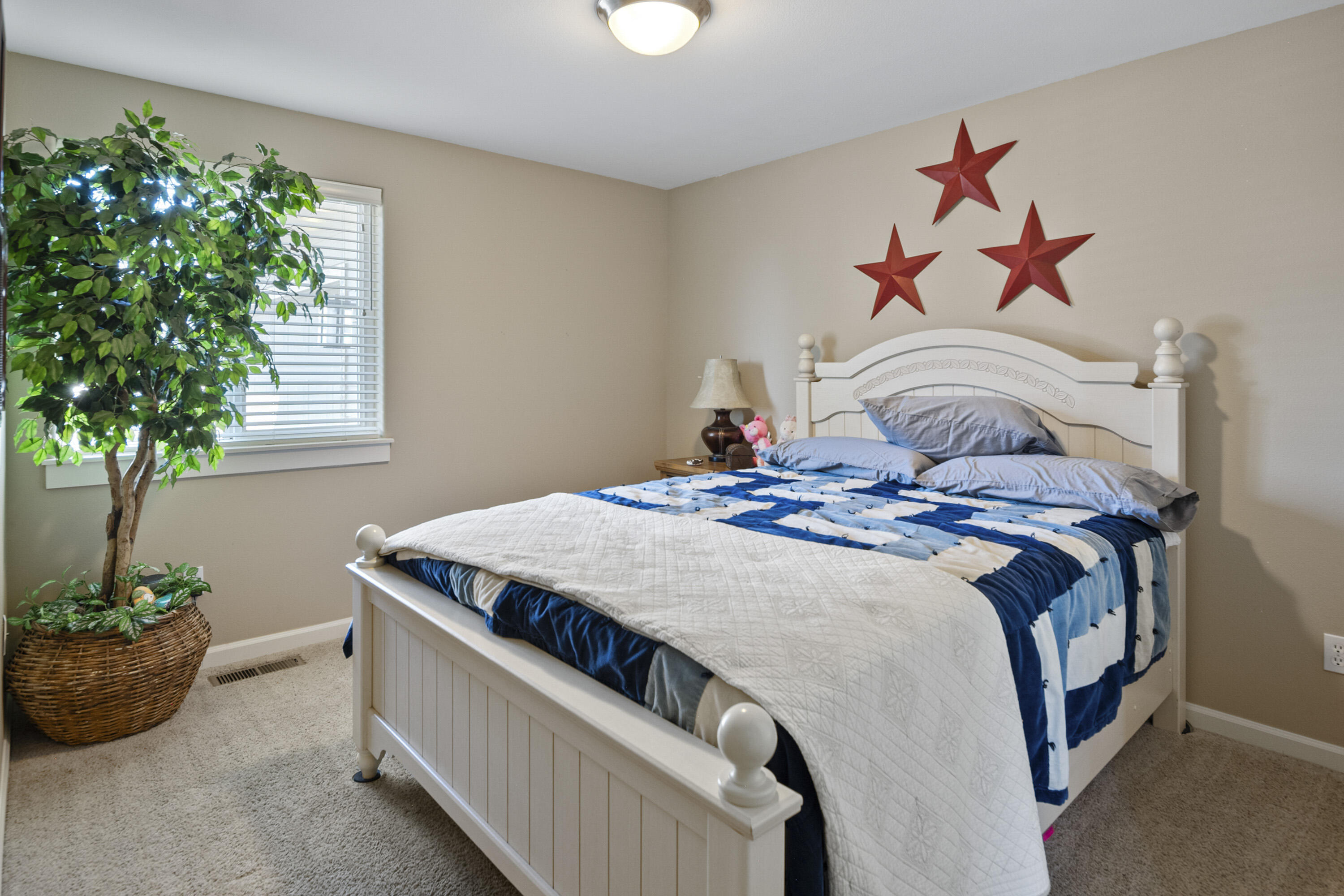 Prineville, Oregon, 97754, United States, 3 Bedrooms Bedrooms, ,2 BathroomsBathrooms,Residential,For Sale,1931921