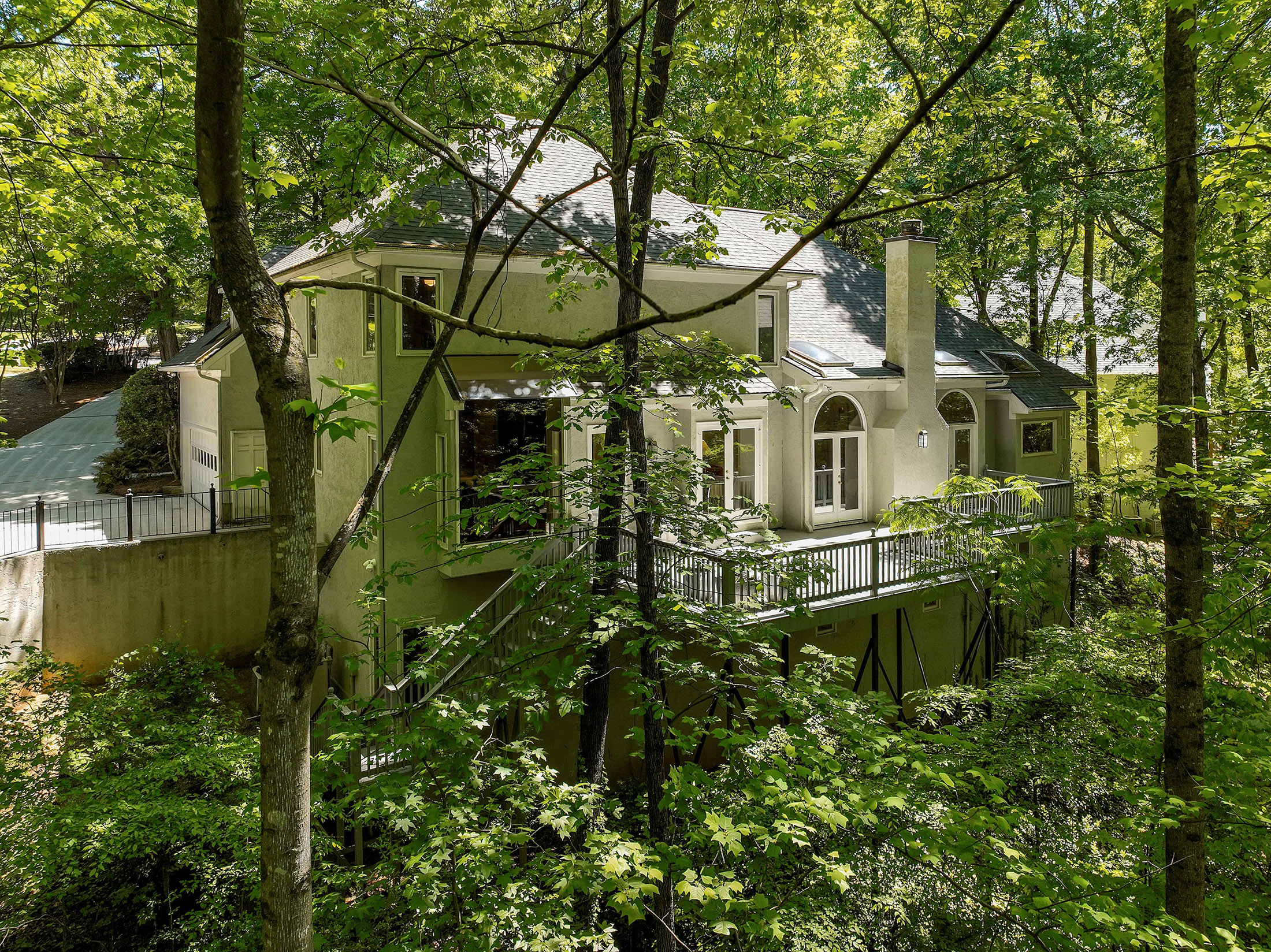  Glen Errol Gem with Daylight Basement and Expansion Potential - 物件實景