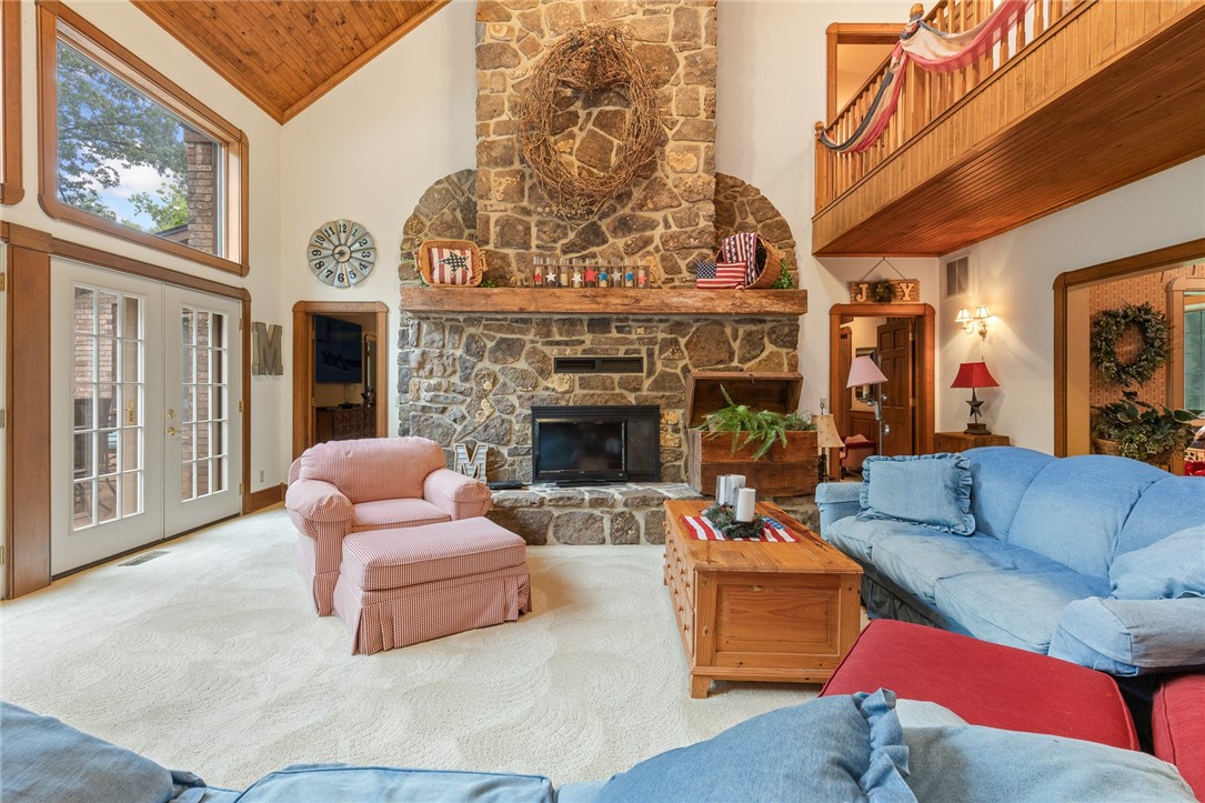 Harrison, Arkansas, 72601, United States, 7 Bedrooms Bedrooms, ,5 BathroomsBathrooms,Residential,For Sale,1850166