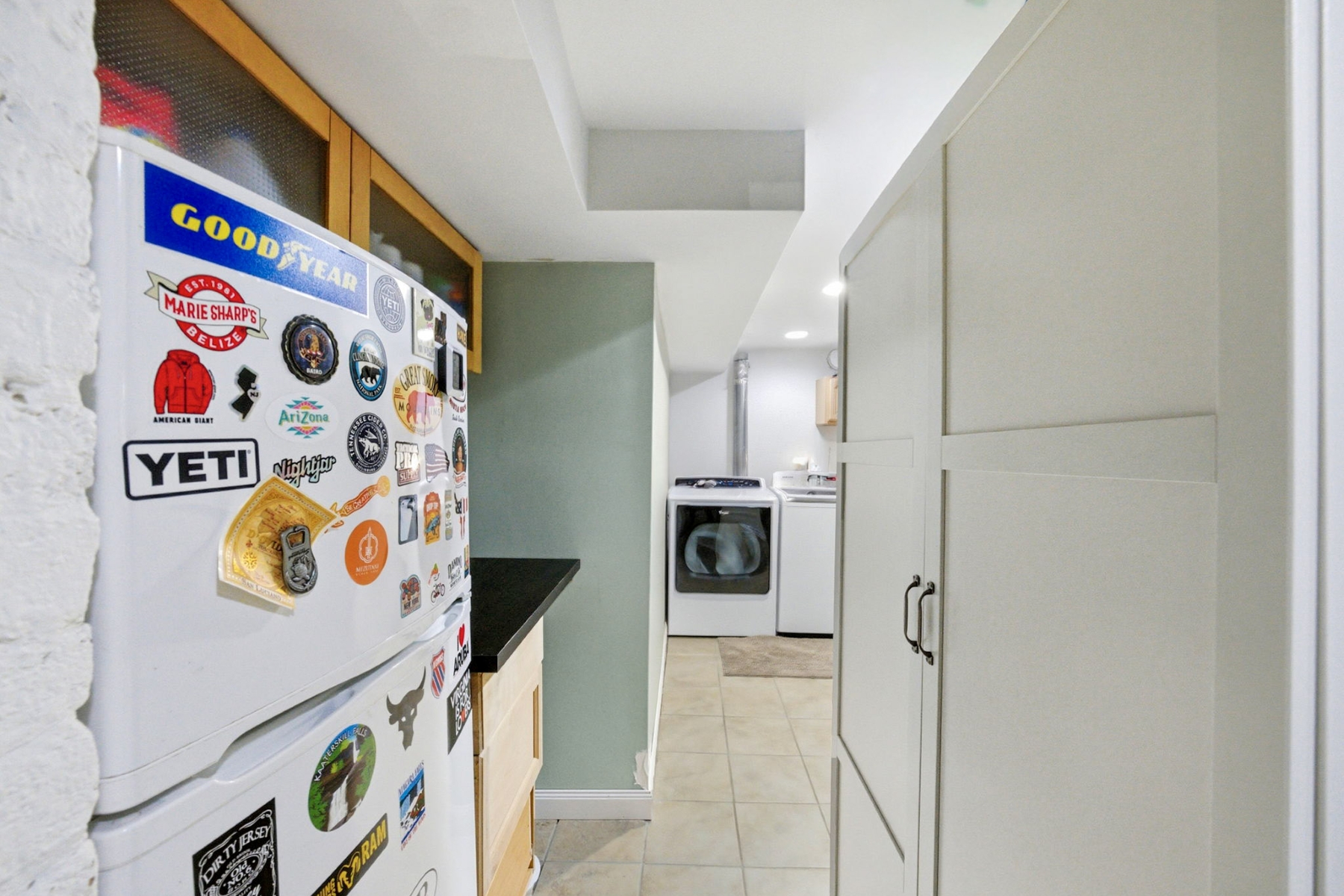  Fully Renovated Two Family Property - 物件實景
