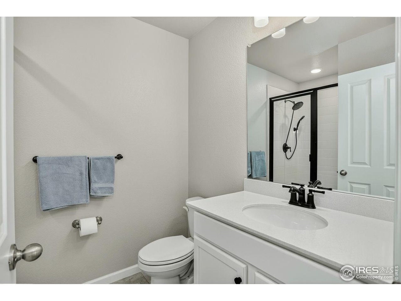 Mead, Colorado, 80542, United States, 5 Bedrooms Bedrooms, ,3 BathroomsBathrooms,Residential,For Sale,1996788