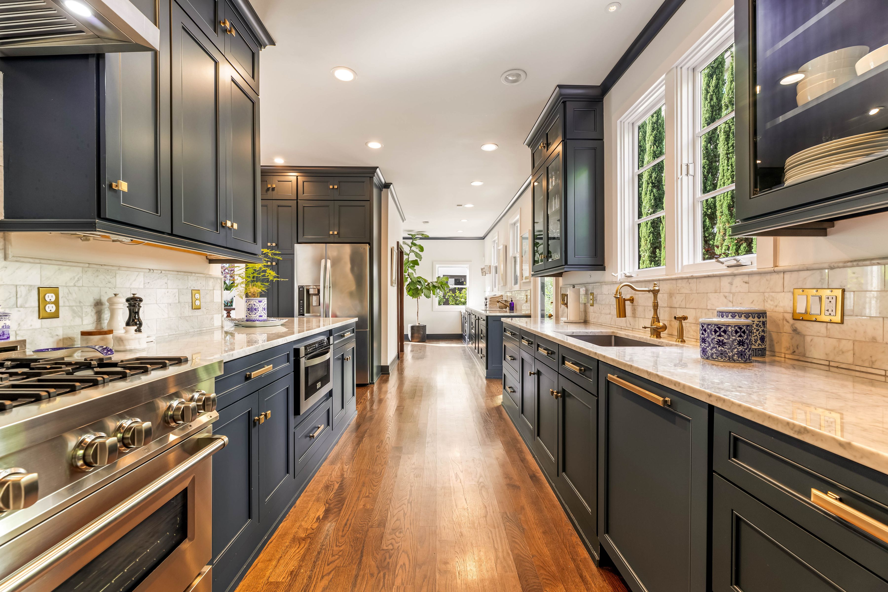  2052 S Hobart Blvd - 物件實景