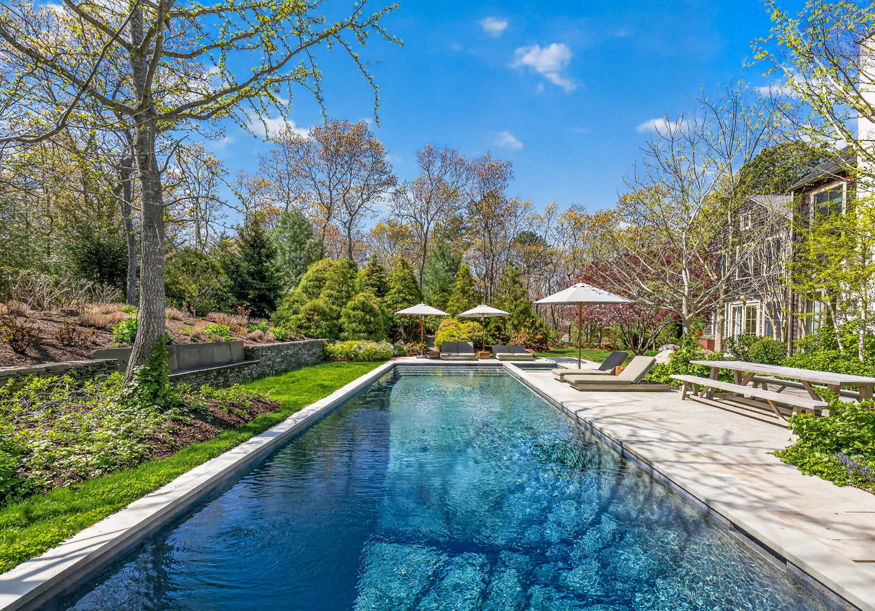  Dazzling East Hampton Compound Featured in Architectural Digest - 物件實景