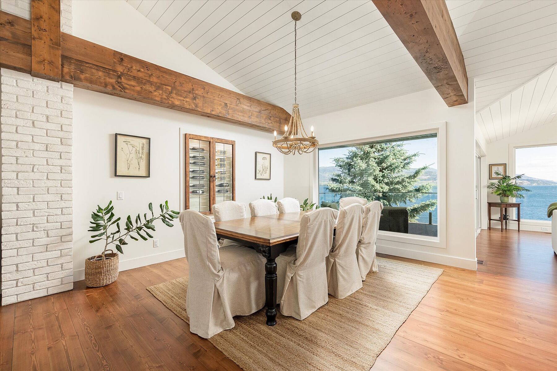  Stunning Home with Privacy - 物件實景