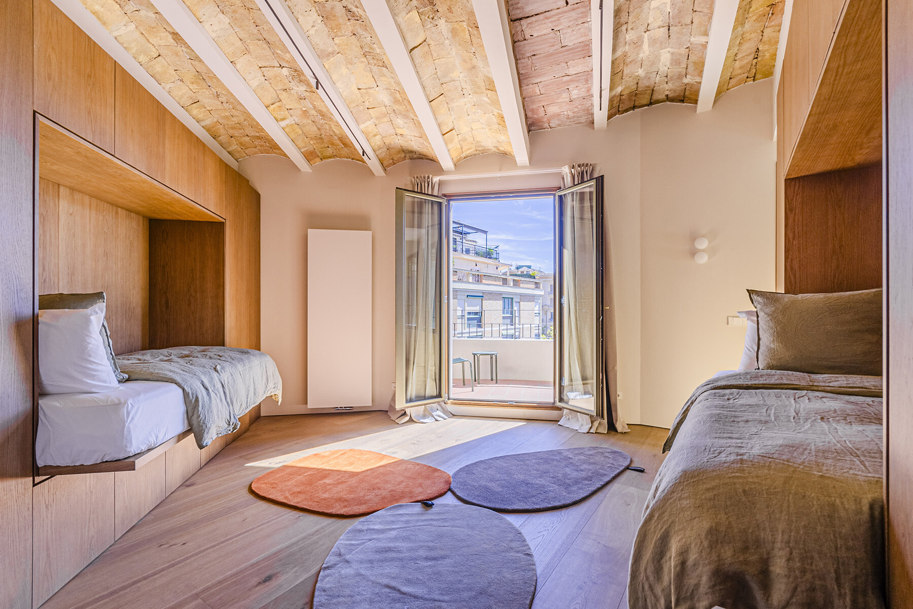  Renovated property with panoramic views and abundant natural light - 物件實景
