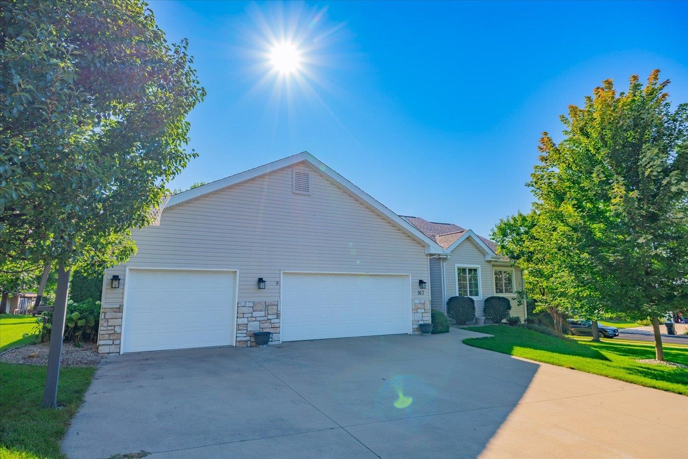 Sun Prairie, Wisconsin, 53590-4332, United States, 4 Bedrooms Bedrooms, ,3 BathroomsBathrooms,Residential,For Sale,1935966