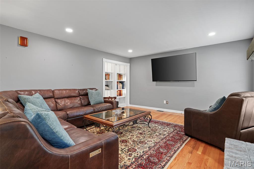 Chesterfield, Missouri, 63017, United States, ,Residential,For Sale,1941013
