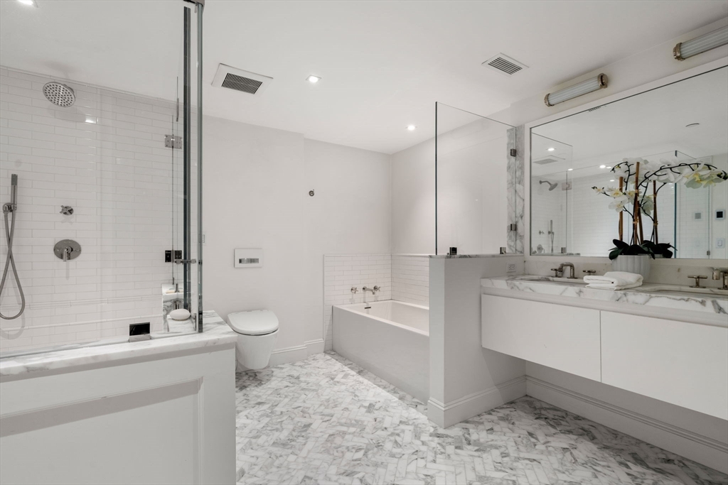 Boston, Massachusetts, 02116, United States, 3 Bedrooms Bedrooms, ,3 BathroomsBathrooms,Residential,For Sale,1895702