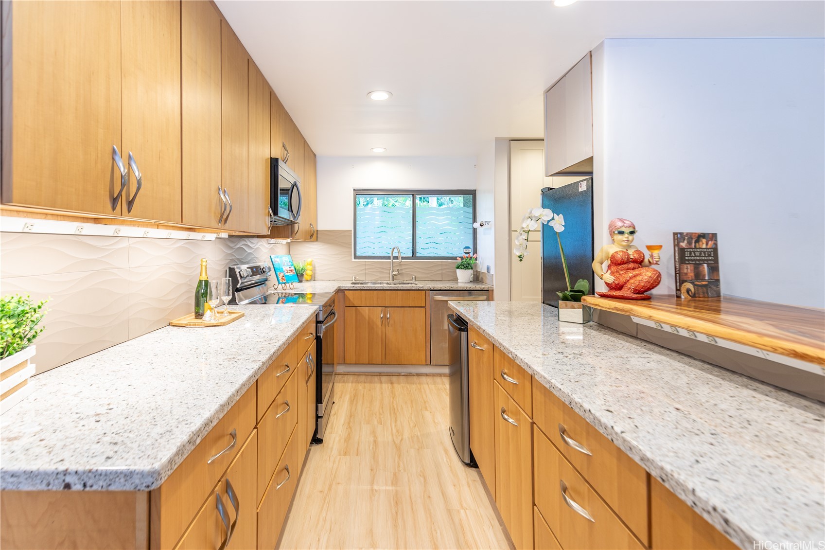 Kaneohe, Hawaii, 96744, United States, 2 Bedrooms Bedrooms, ,3 BathroomsBathrooms,Residential,For Sale,1988313