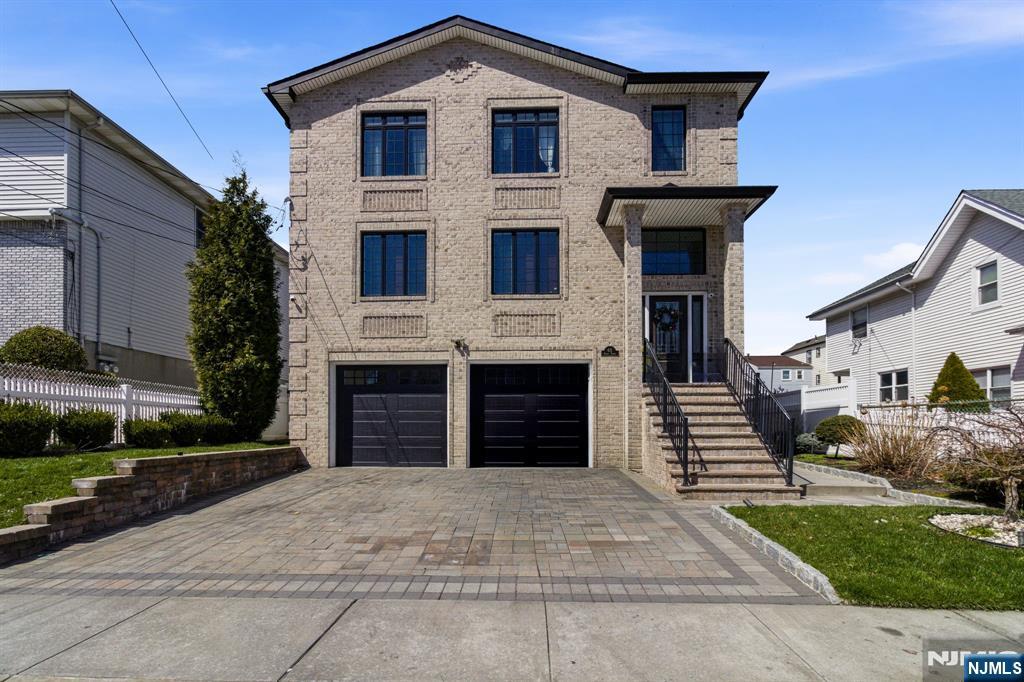 Kearny, New Jersey, 07032, United States, 6 Bedrooms Bedrooms, ,5 BathroomsBathrooms,Residential,For Sale,2032310